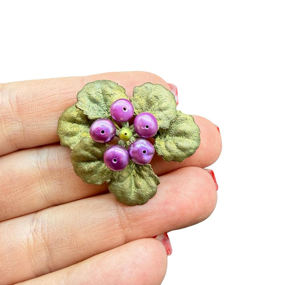 Vintage Jewelry Premier Design Leaf Brooch with pink